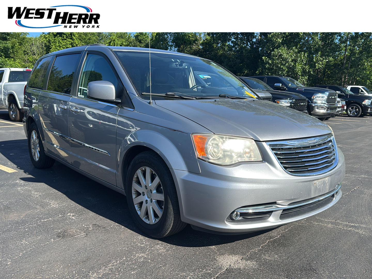 2013 Chrysler Town & Country Touring FWD