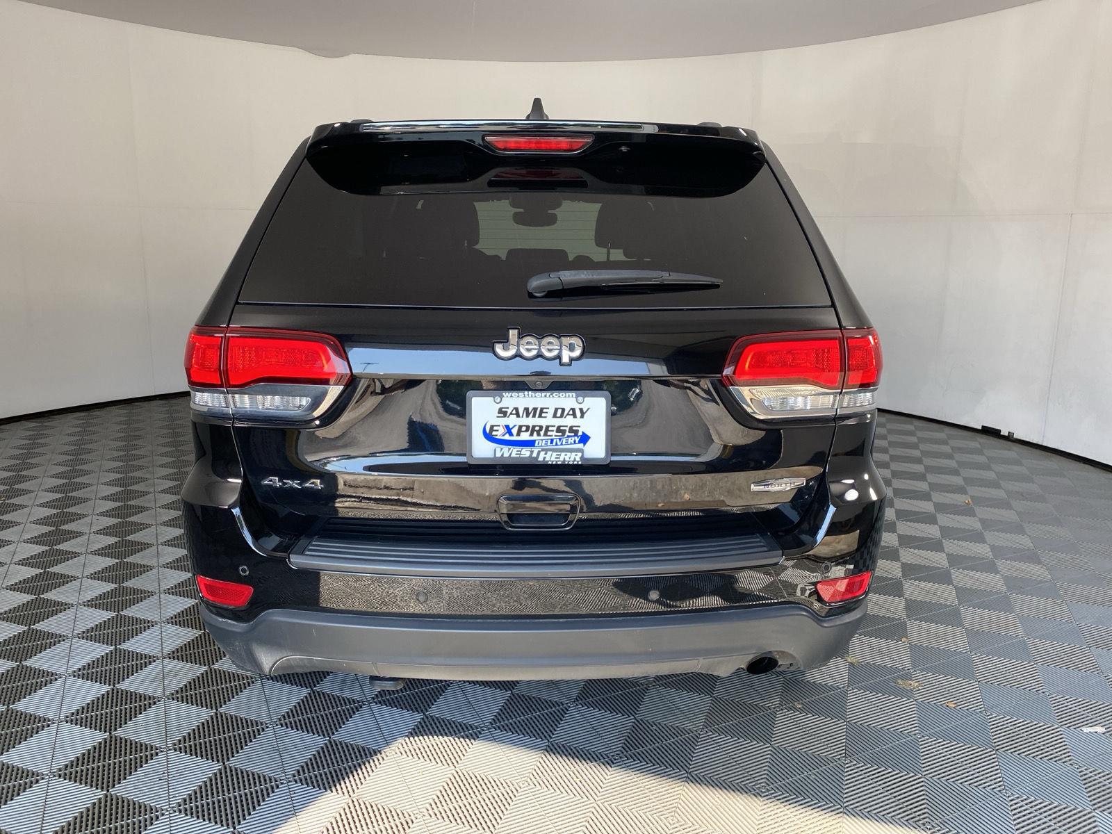Used 2020 Diamond Black Crystal Pearlcoat Jeep North image 15