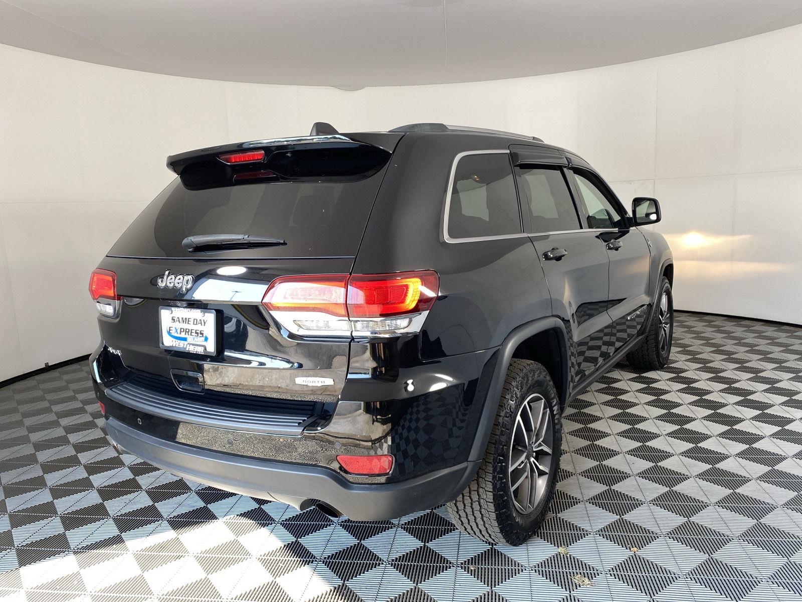 Used 2020 Diamond Black Crystal Pearlcoat Jeep North image 5