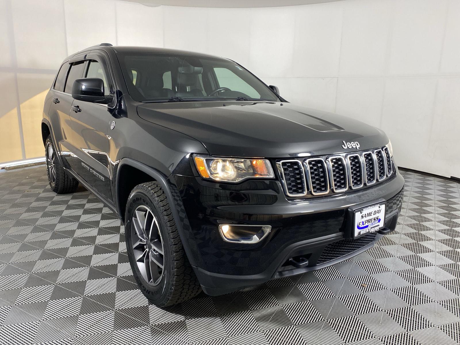 Used 2020 Diamond Black Crystal Pearlcoat Jeep North image 16