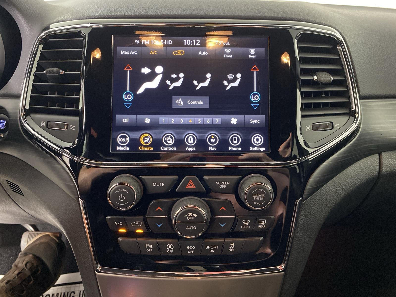 Used 2020 Diamond Black Crystal Pearlcoat Jeep North image 25