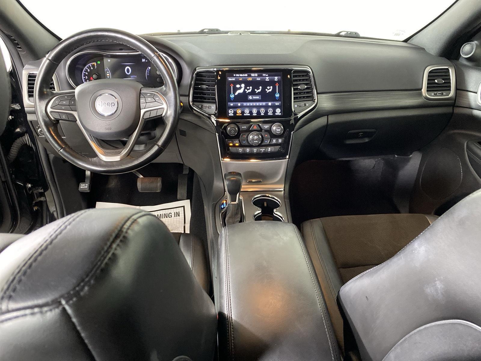 Used 2020 Diamond Black Crystal Pearlcoat Jeep North image 28