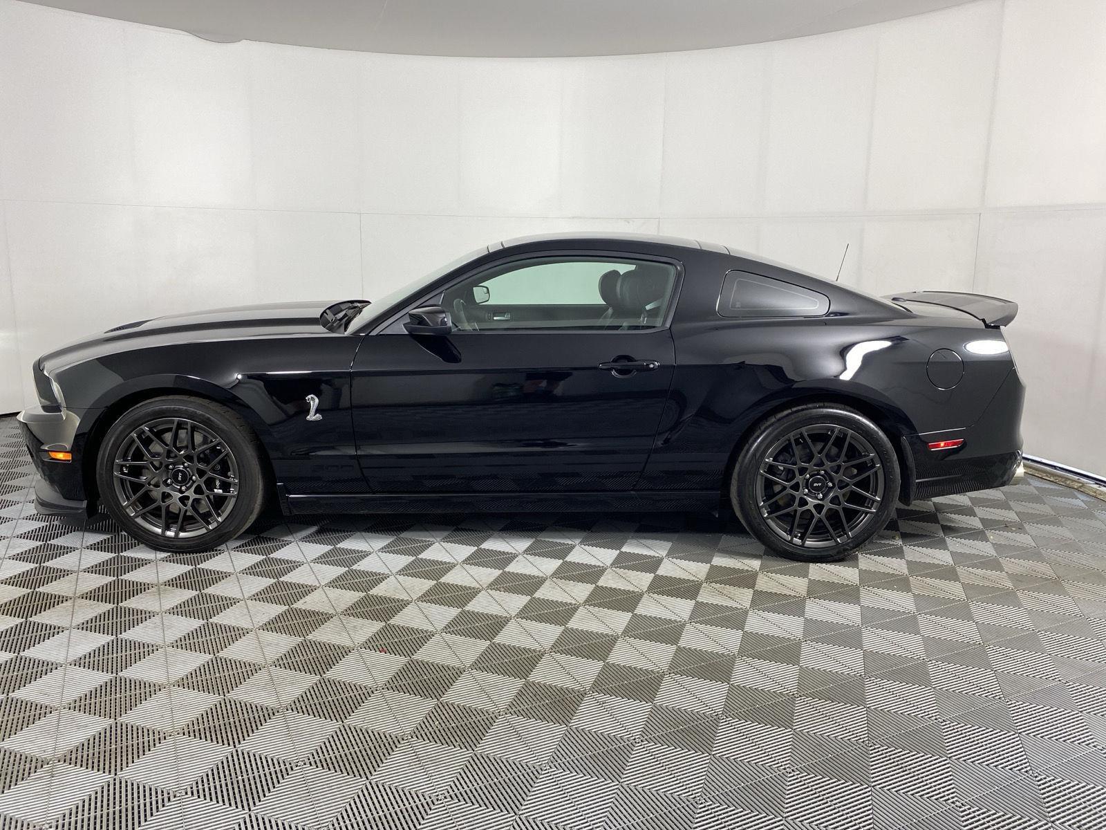 Used 2014 Black Ford Shelby GT500 image 10