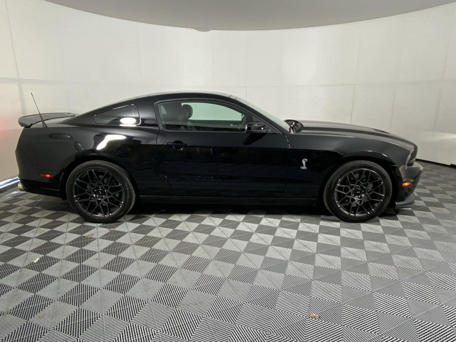 Used 2014 Black Ford Shelby GT500 image 3