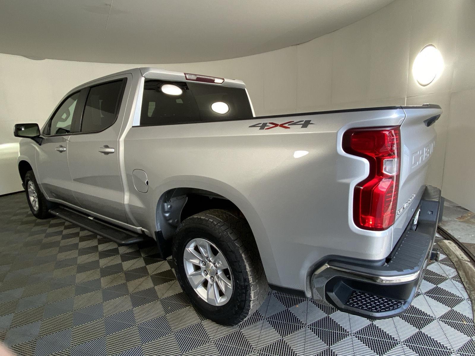 Used 2021 Silver Ice Metallic Chevrolet LT image 12