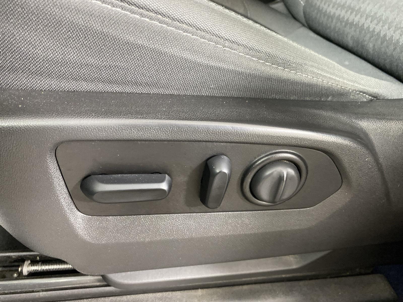 Used 2021 Silver Ice Metallic Chevrolet LT image 17
