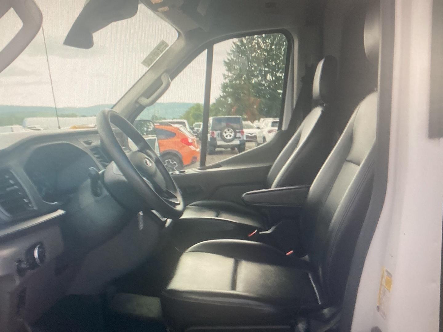 Used 2025 Oxford White Ford 250 image 5