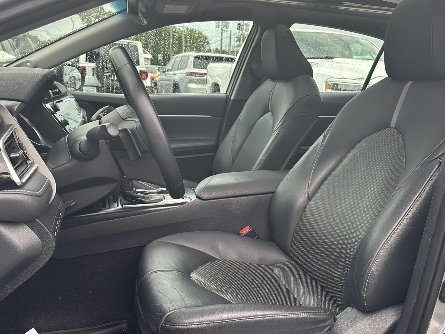 Used 2018 Celestial Silver Metallic Toyota XSE V6 image 7