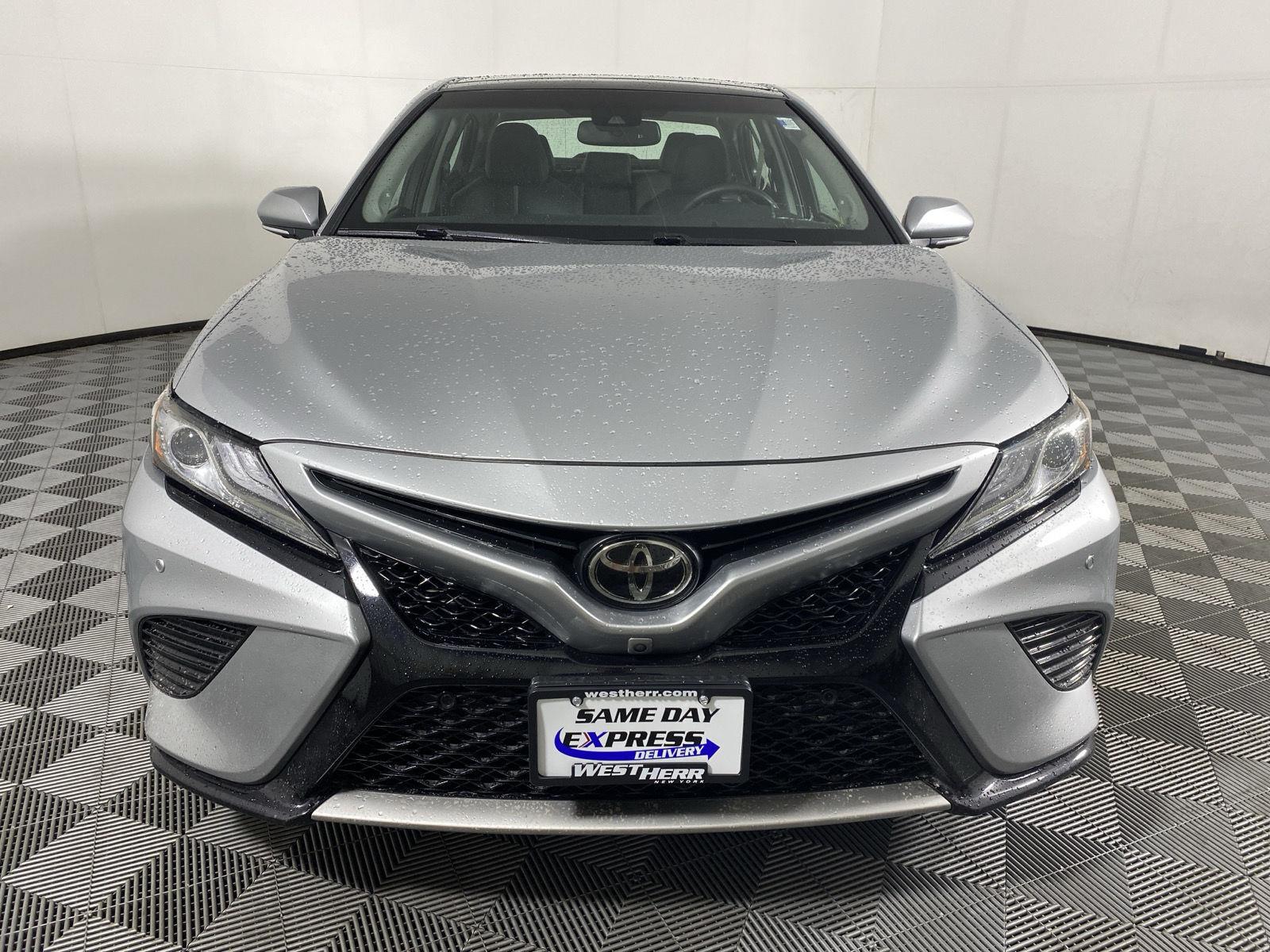 Used 2018 Celestial Silver Metallic Toyota XSE V6 image 6