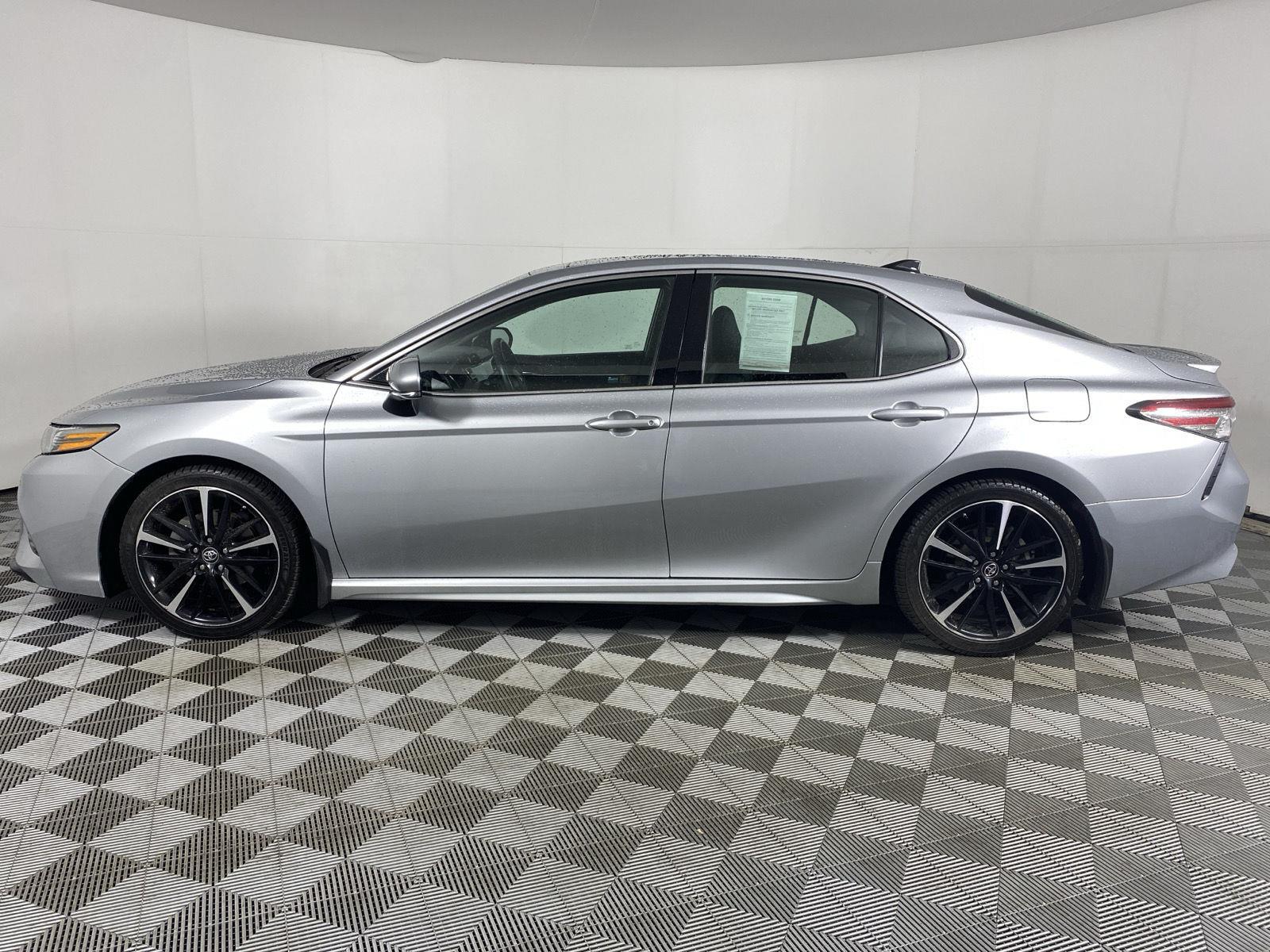 Used 2018 Celestial Silver Metallic Toyota XSE V6 image 11