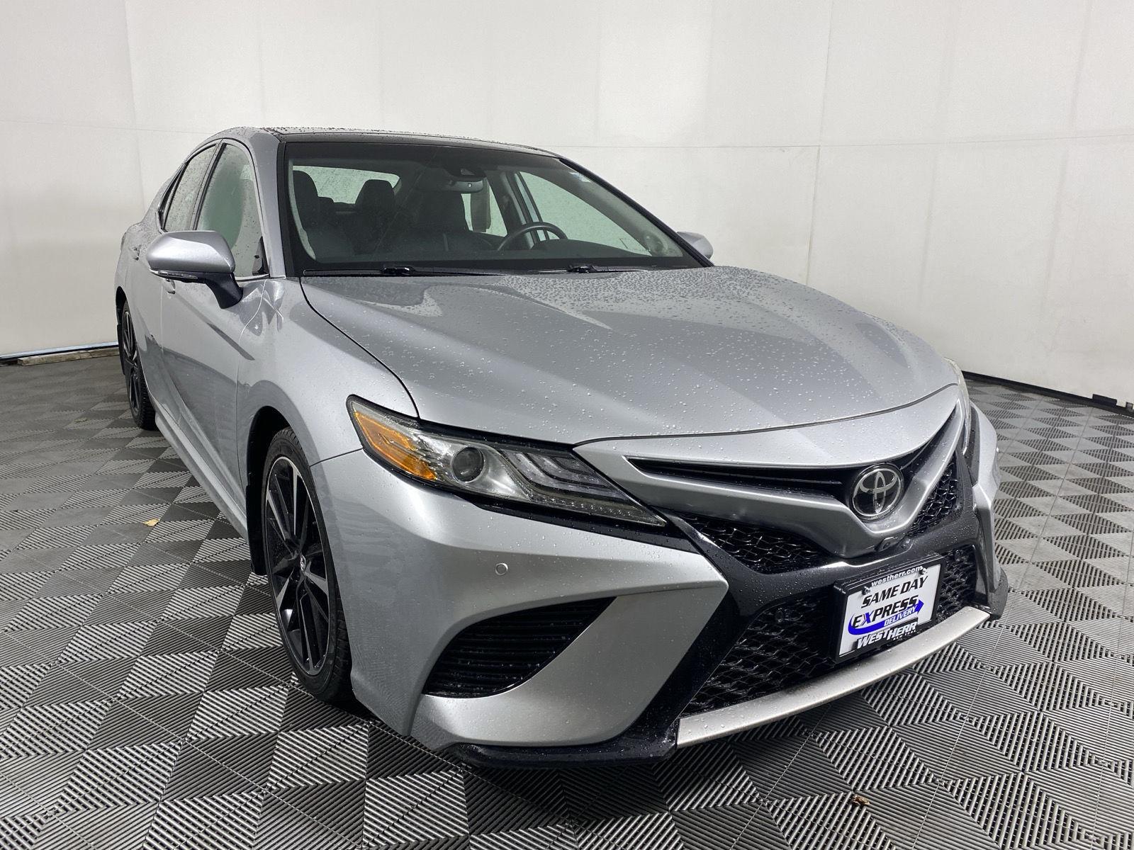 Used 2018 Celestial Silver Metallic Toyota XSE V6 image 15