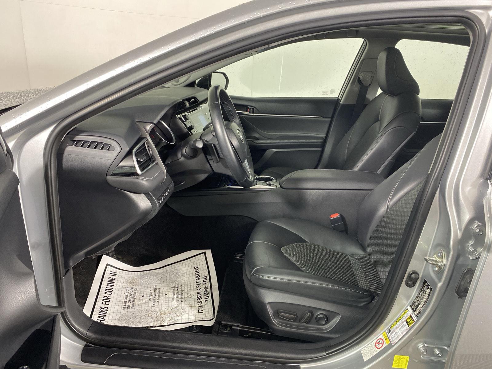 Used 2018 Celestial Silver Metallic Toyota XSE V6 image 7