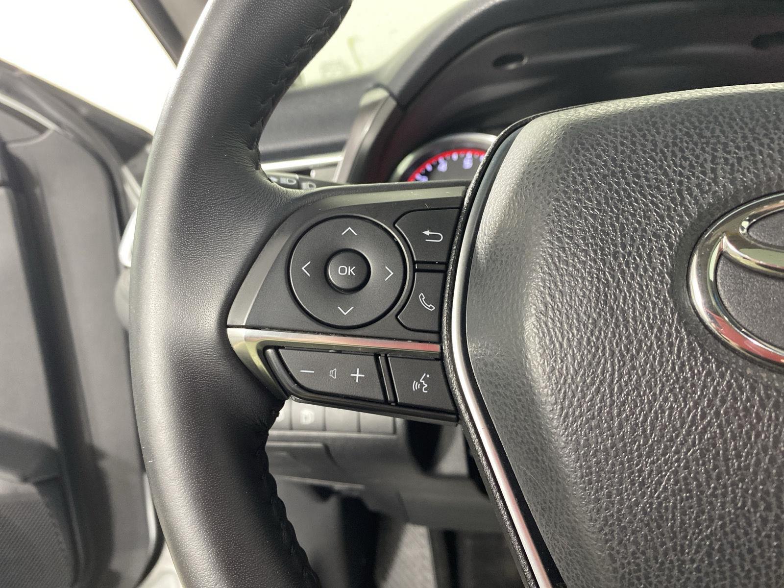 Used 2018 Celestial Silver Metallic Toyota XSE V6 image 20
