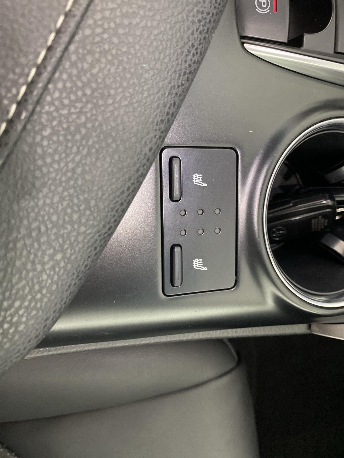 Used 2018 Celestial Silver Metallic Toyota XSE V6 image 27