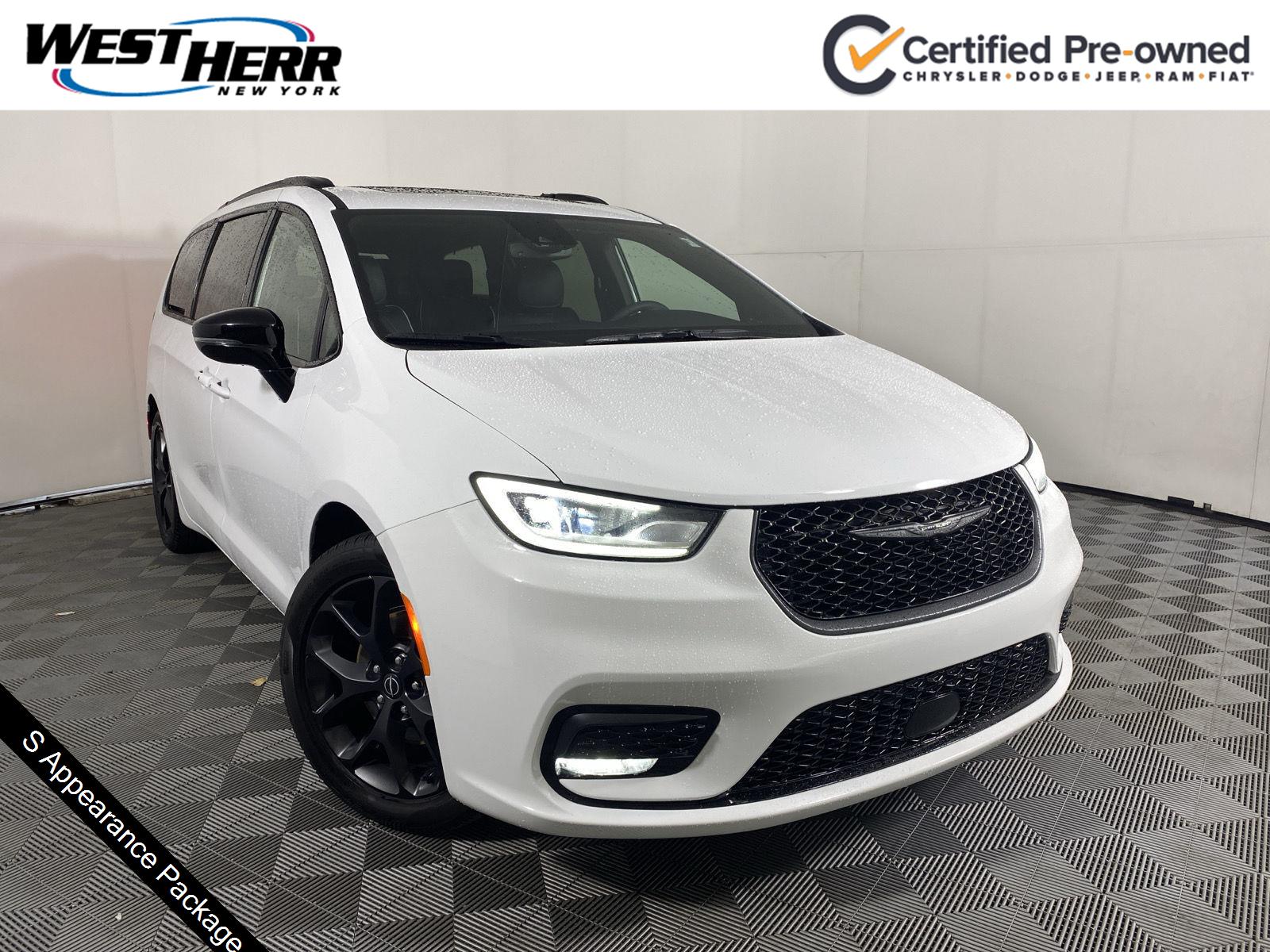  2025 Chrysler Pacifica Limited FWD   