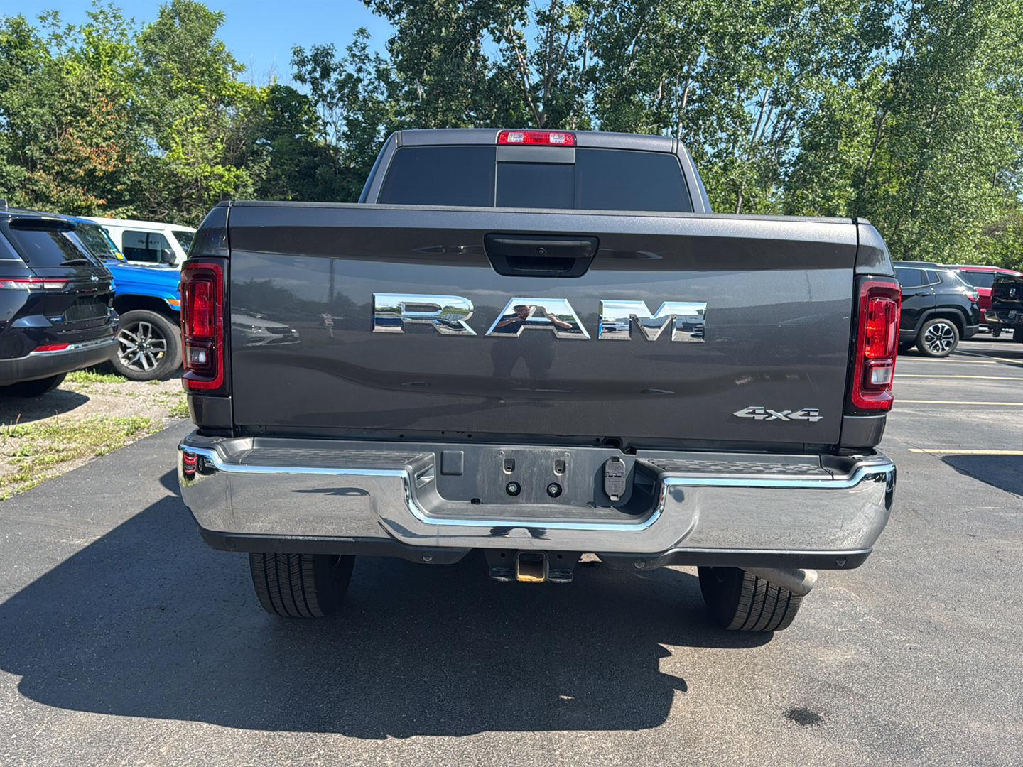 Used 2025 Granite Crystal Metallic Clearcoat Ram Tradesman image 8