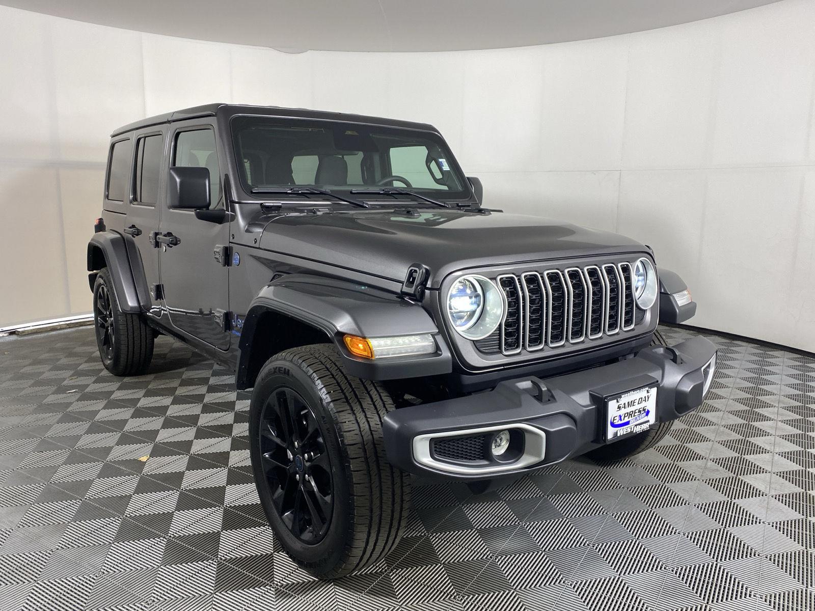 Used 2025 Granite Crystal Metallic Clearcoat Jeep Sahara image 15