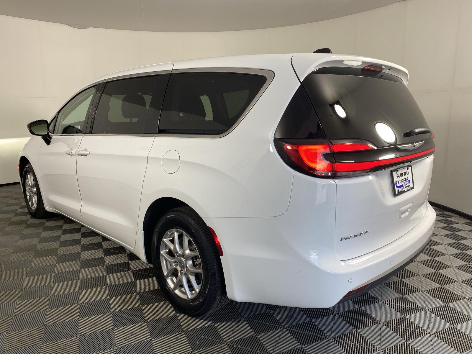 Certified Used 2024 Bright White Clearcoat Chrysler Touring L image 16