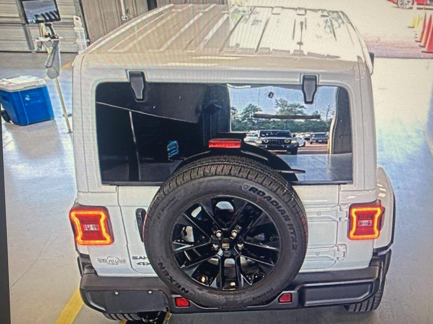 Used 2025 Bright White Clearcoat Jeep Sahara image 6