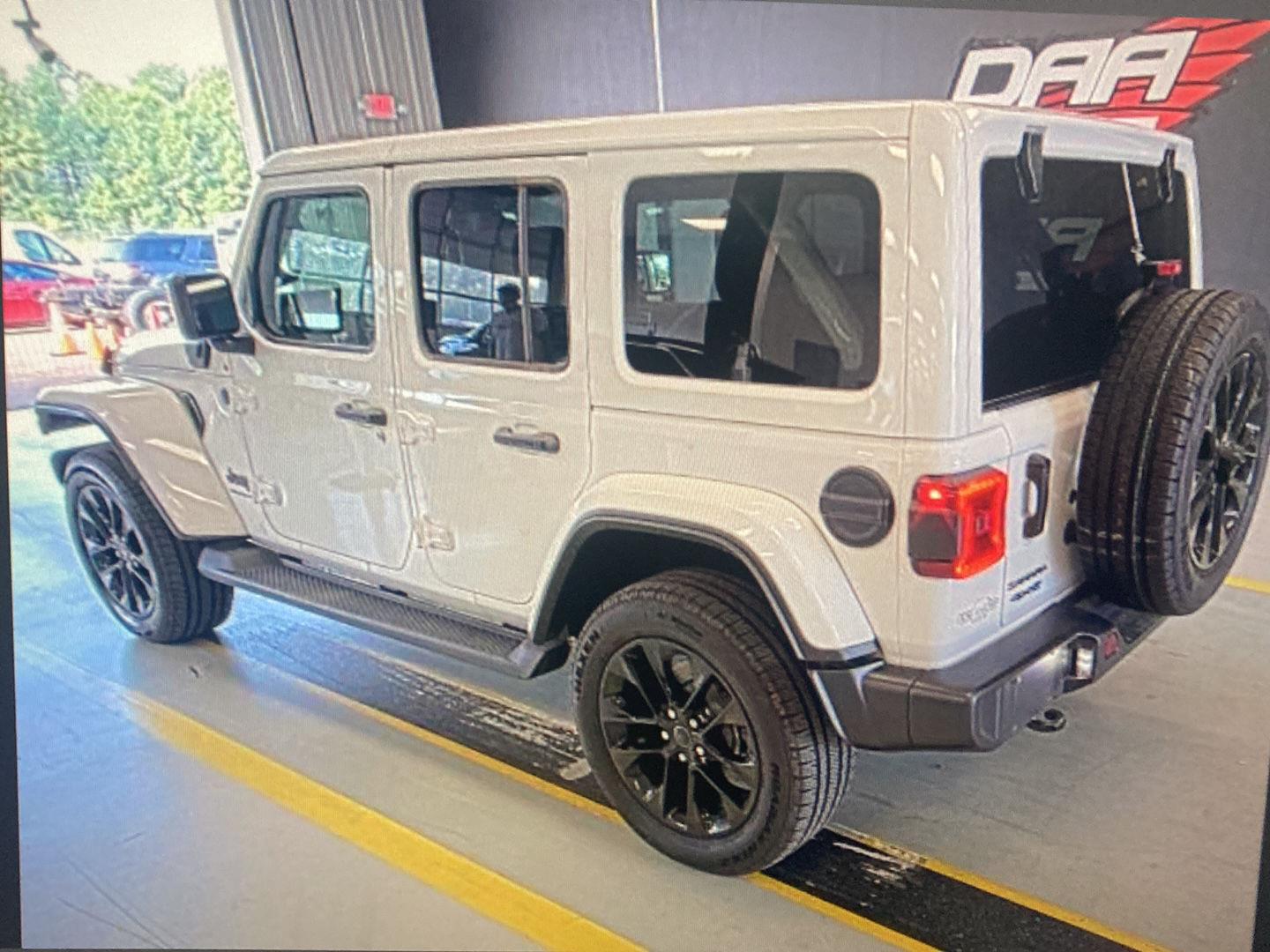 Used 2025 Bright White Clearcoat Jeep Sahara image 5