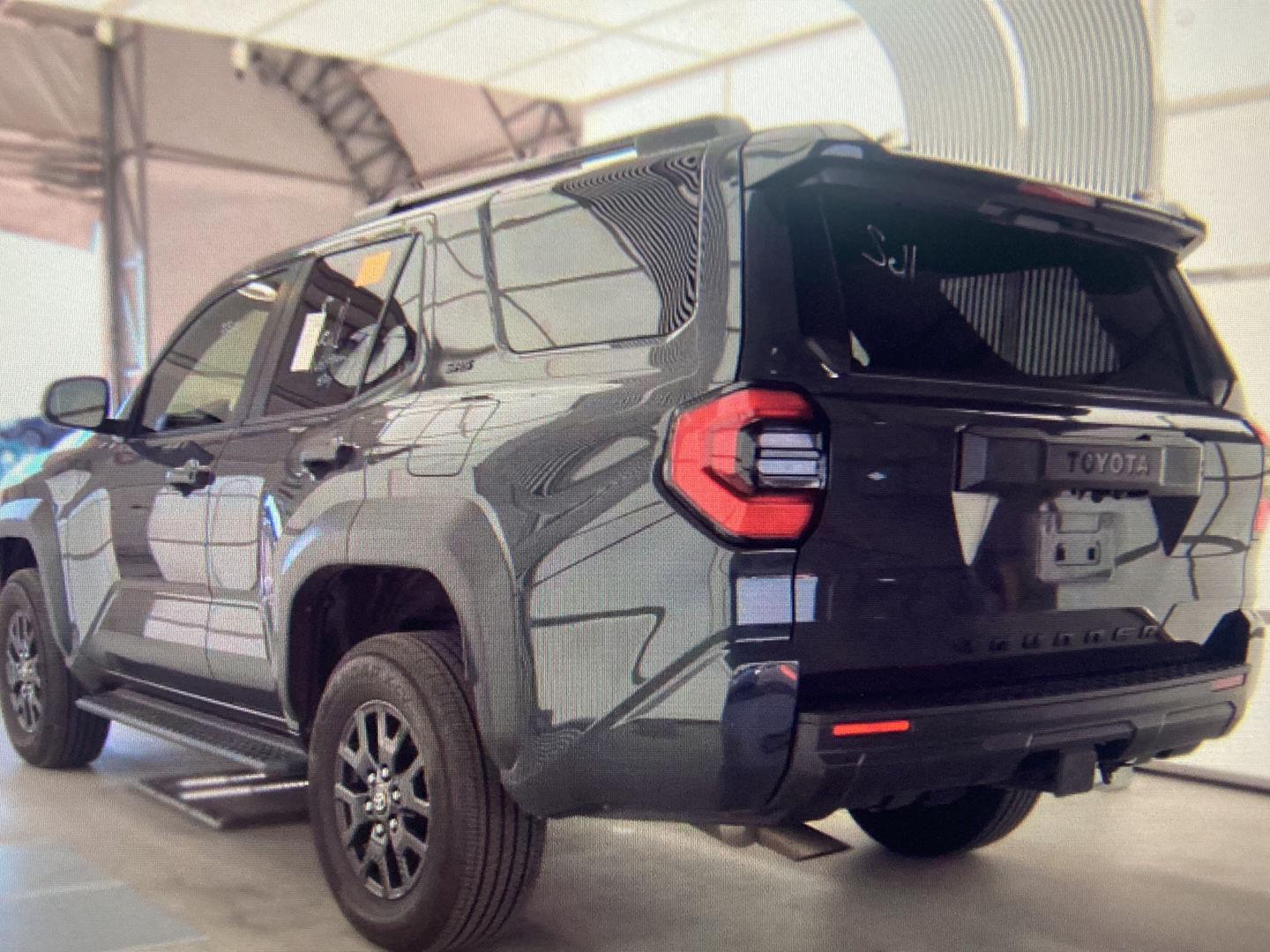 Used 2025 Underground Toyota SR5 image 7