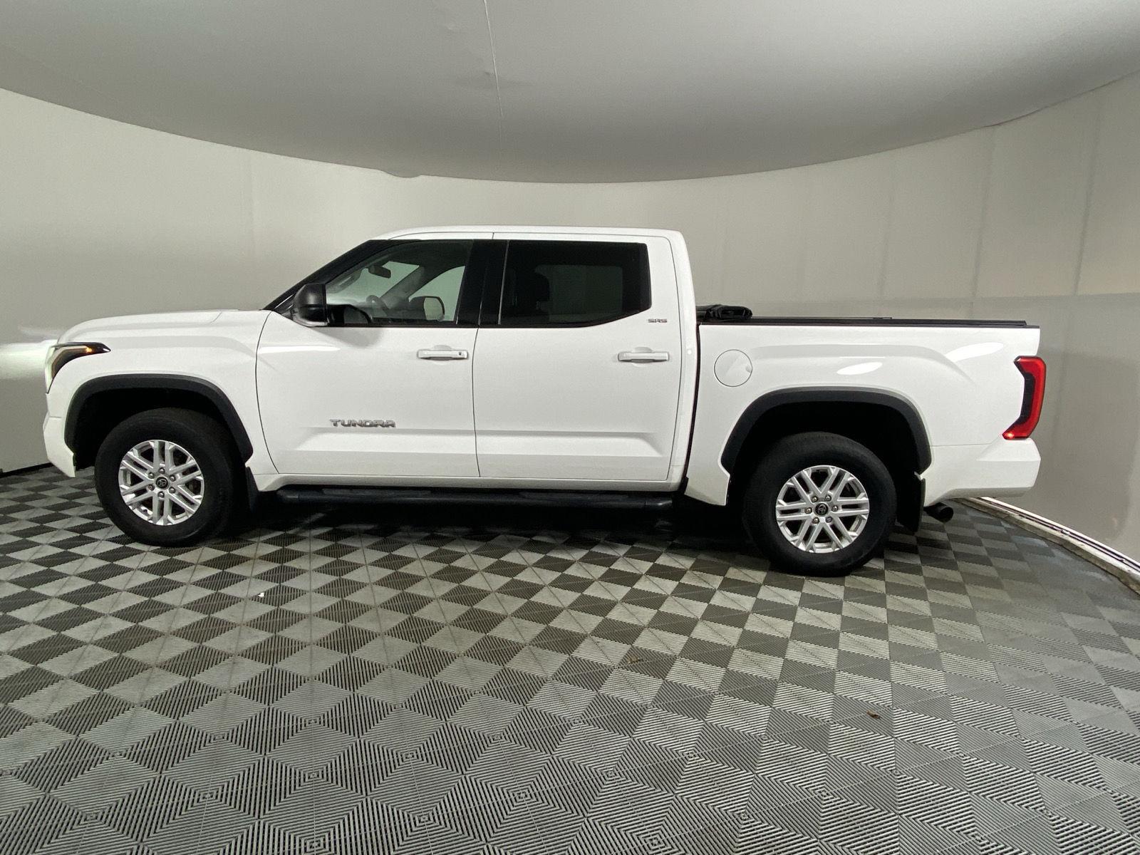 Used 2022 White Toyota SR5 image 14