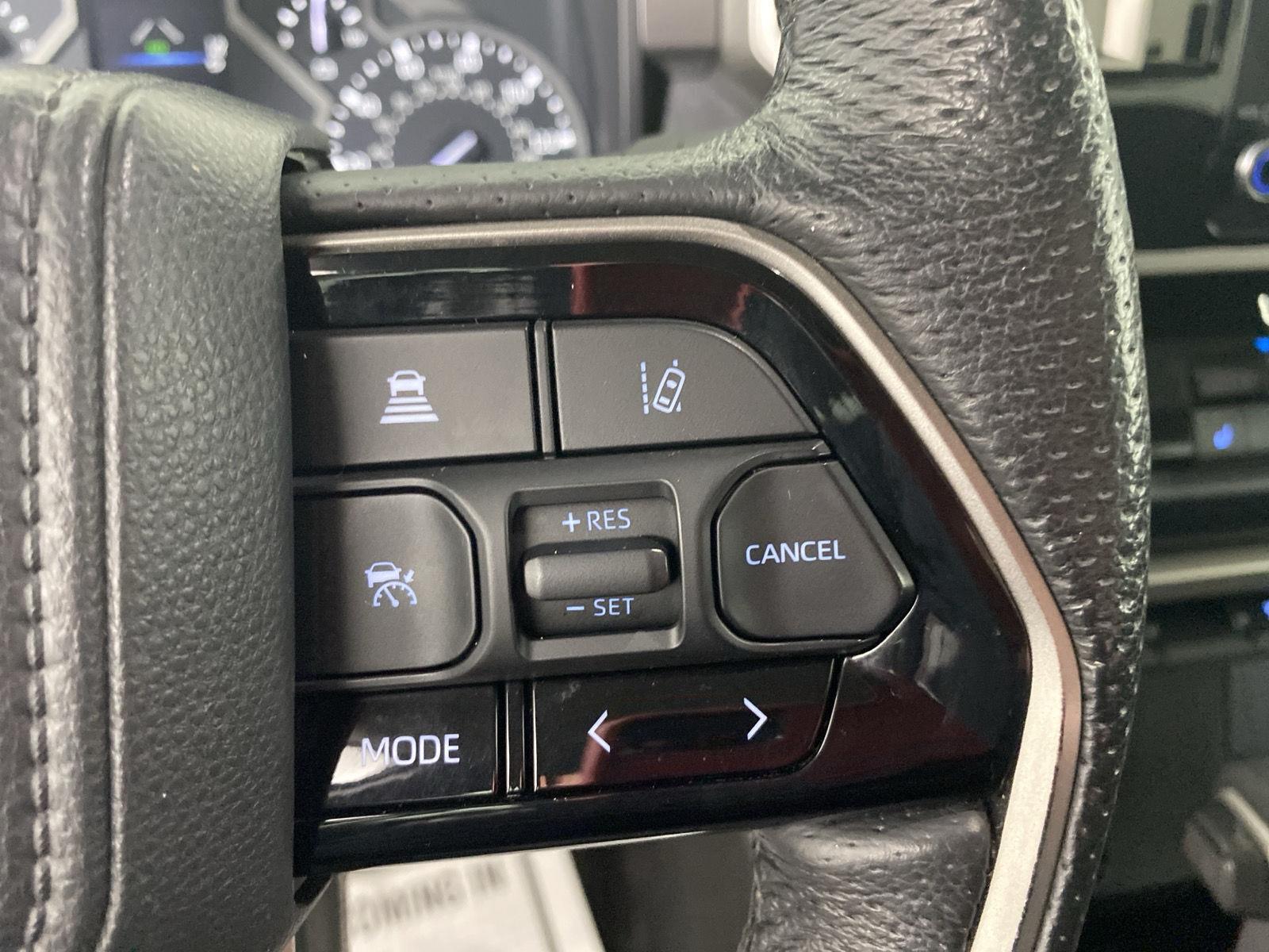 Used 2022 White Toyota SR5 image 22
