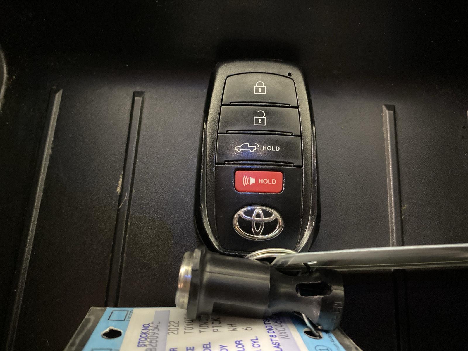 Used 2022 White Toyota SR5 image 28