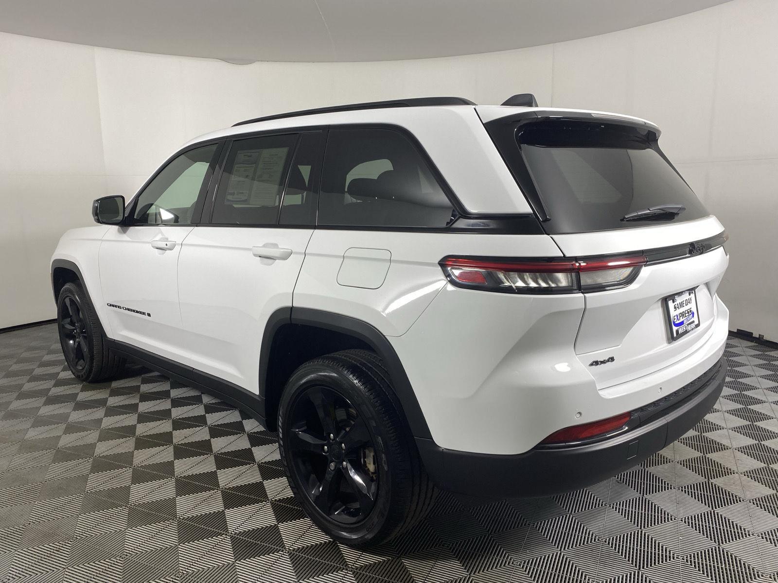Certified Used 2023 Bright White Clearcoat Jeep Altitude X image 13