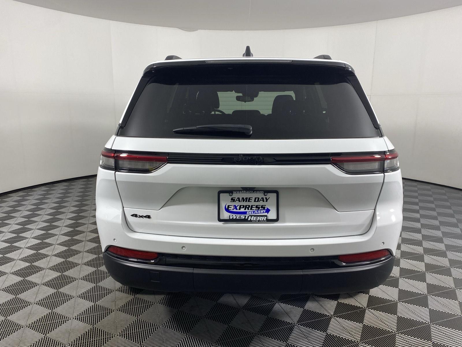 Certified Used 2023 Bright White Clearcoat Jeep Altitude X image 15