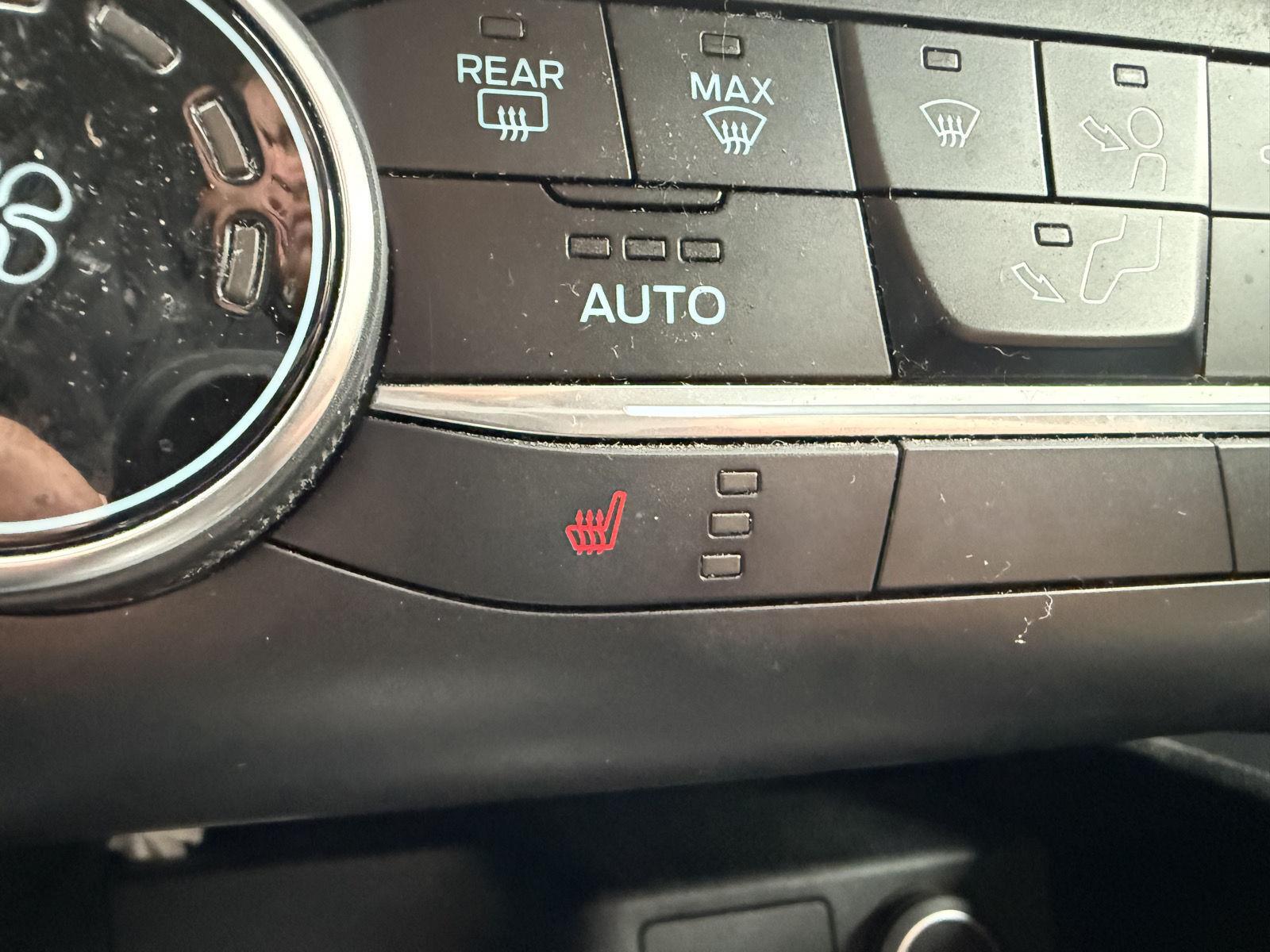Used 2020 Magnetic Ford SE image 2