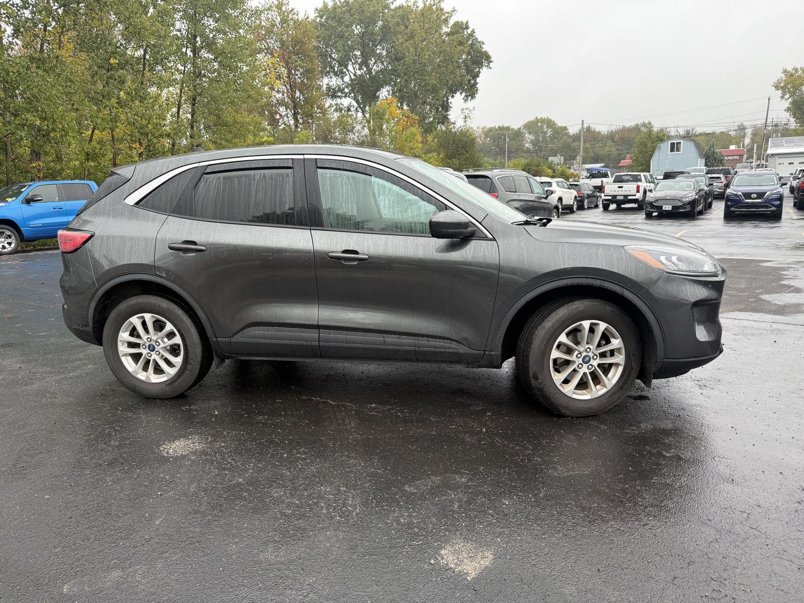 Used 2020 Magnetic Ford SE image 3