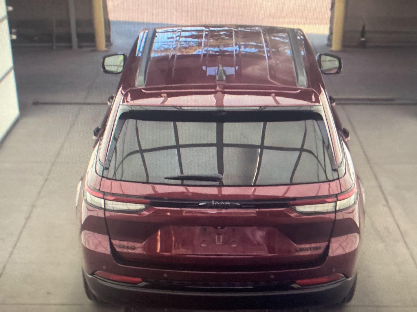 Used 2023 Velvet Red Pearlcoat Jeep Limited image 6