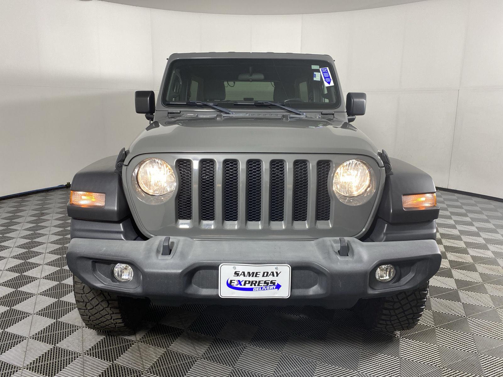 Used 2020 Sting-Gray Clearcoat Jeep Sport S image 4