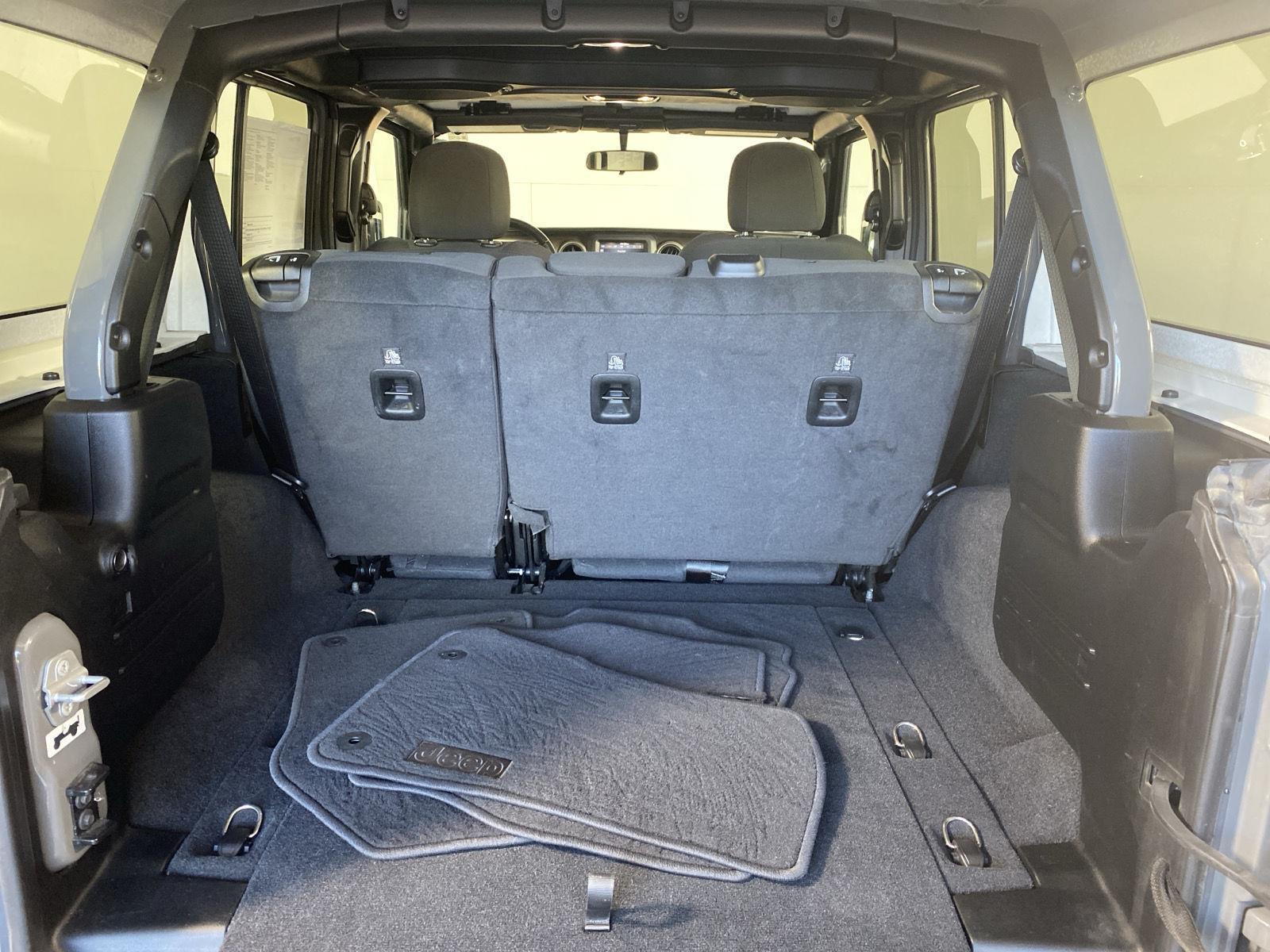 Used 2020 Sting-Gray Clearcoat Jeep Sport S image 12