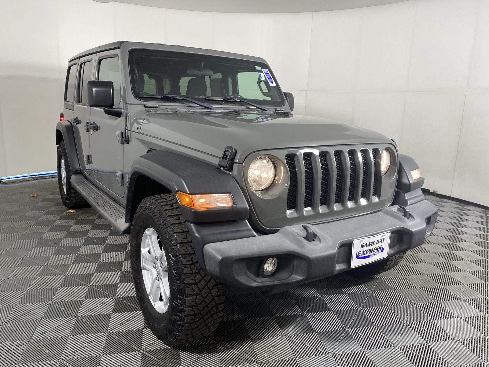 Used 2020 Sting-Gray Clearcoat Jeep Sport S image 11