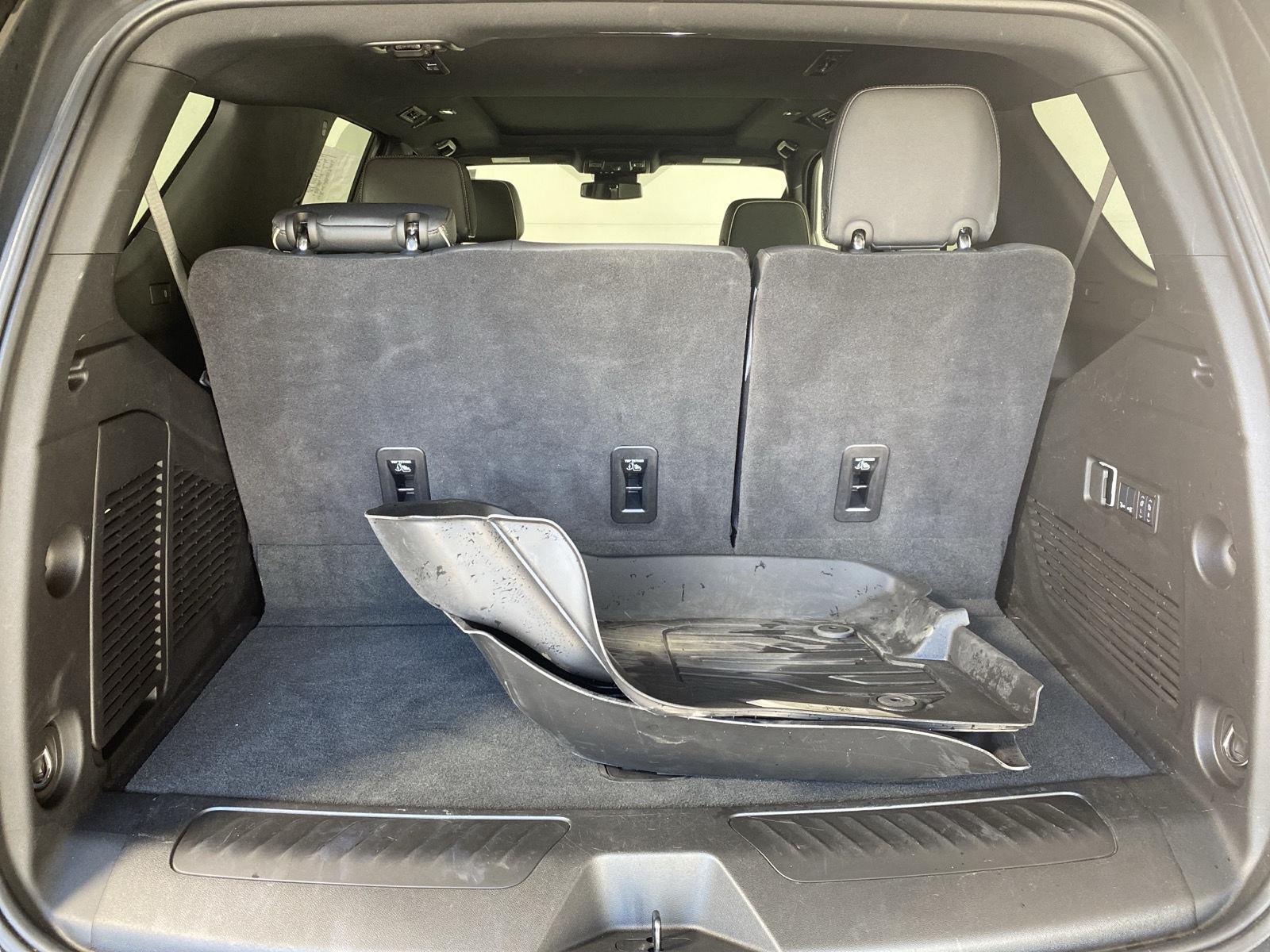 Used 2025 Onyx Black GMC Elevation image 21