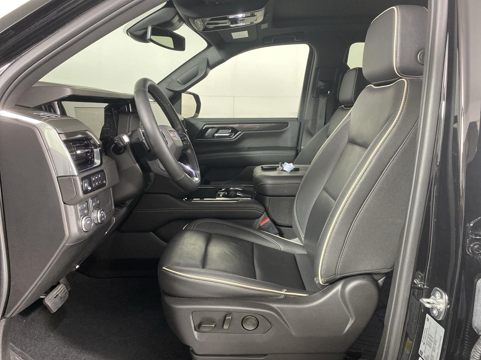 Used 2025 Onyx Black GMC Elevation image 10
