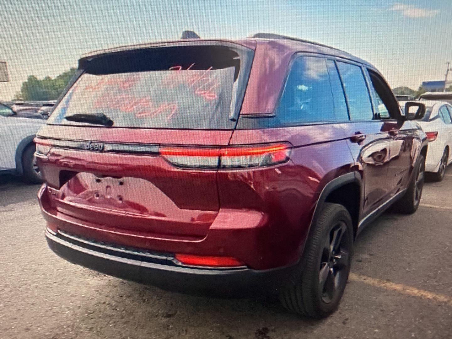Used 2024 Velvet Red Pearlcoat Jeep Altitude X image 2