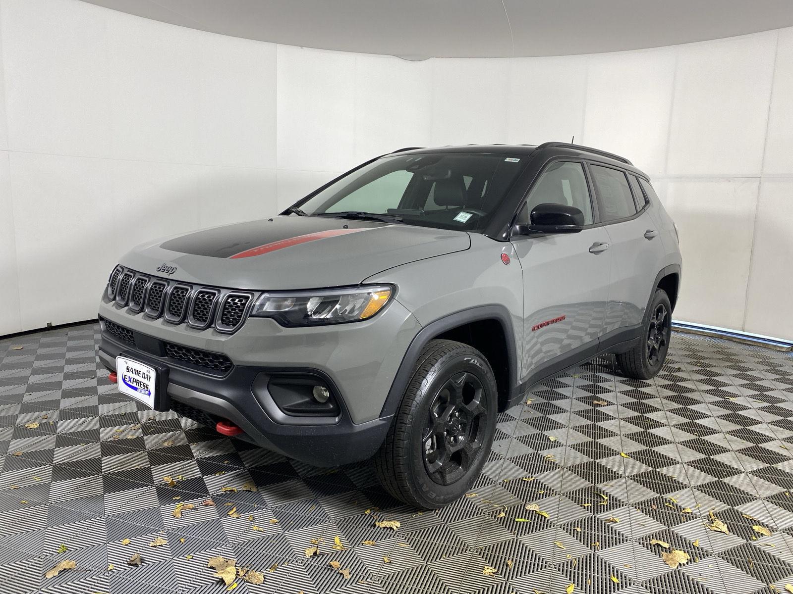 Certified Used 2023 Sting-Gray Clearcoat Jeep Trailhawk image 10