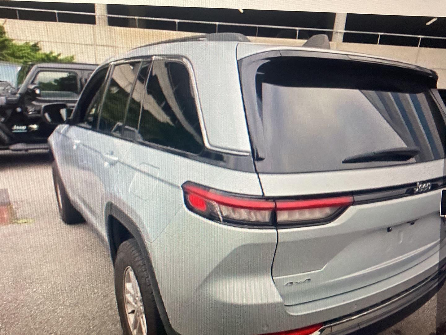 Certified Used 2023 Silver Zynith Jeep Laredo image 6