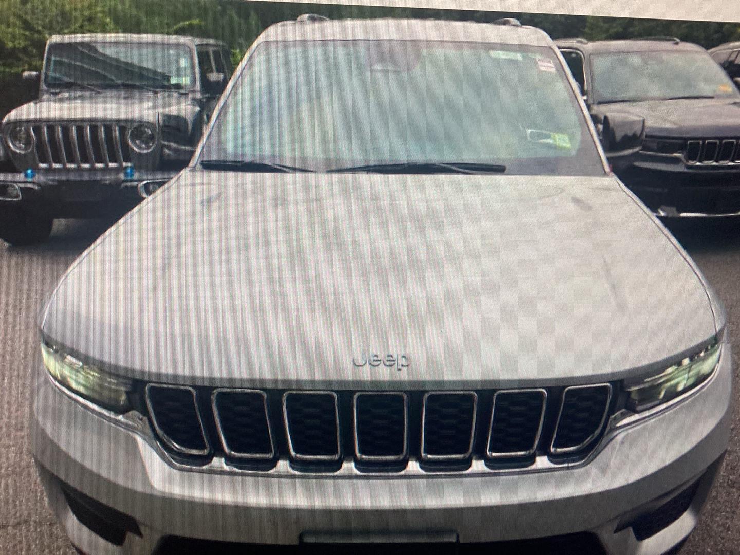Certified Used 2023 Silver Zynith Jeep Laredo image 3