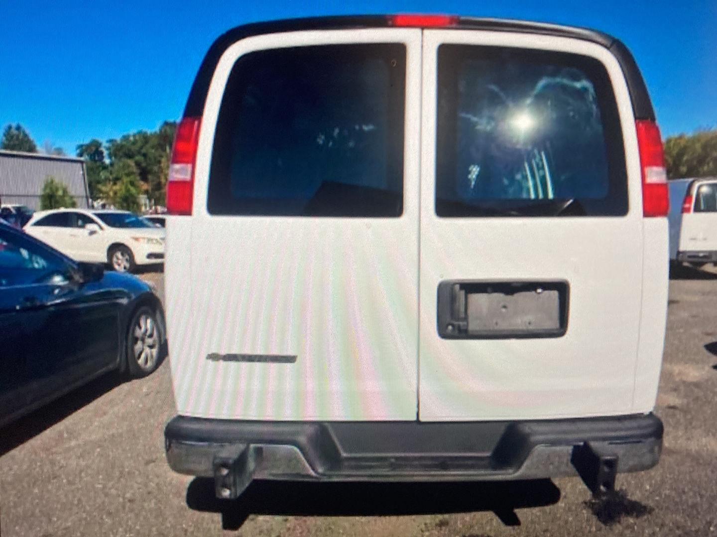 Used 2025 Summit White Chevrolet Cargo Van image 7