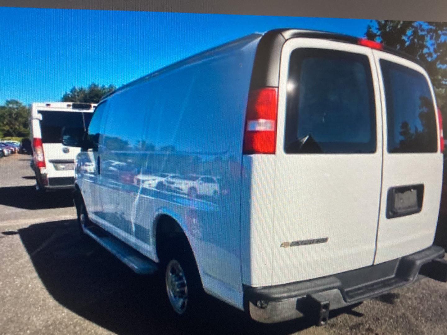 Used 2025 Summit White Chevrolet Cargo Van image 6