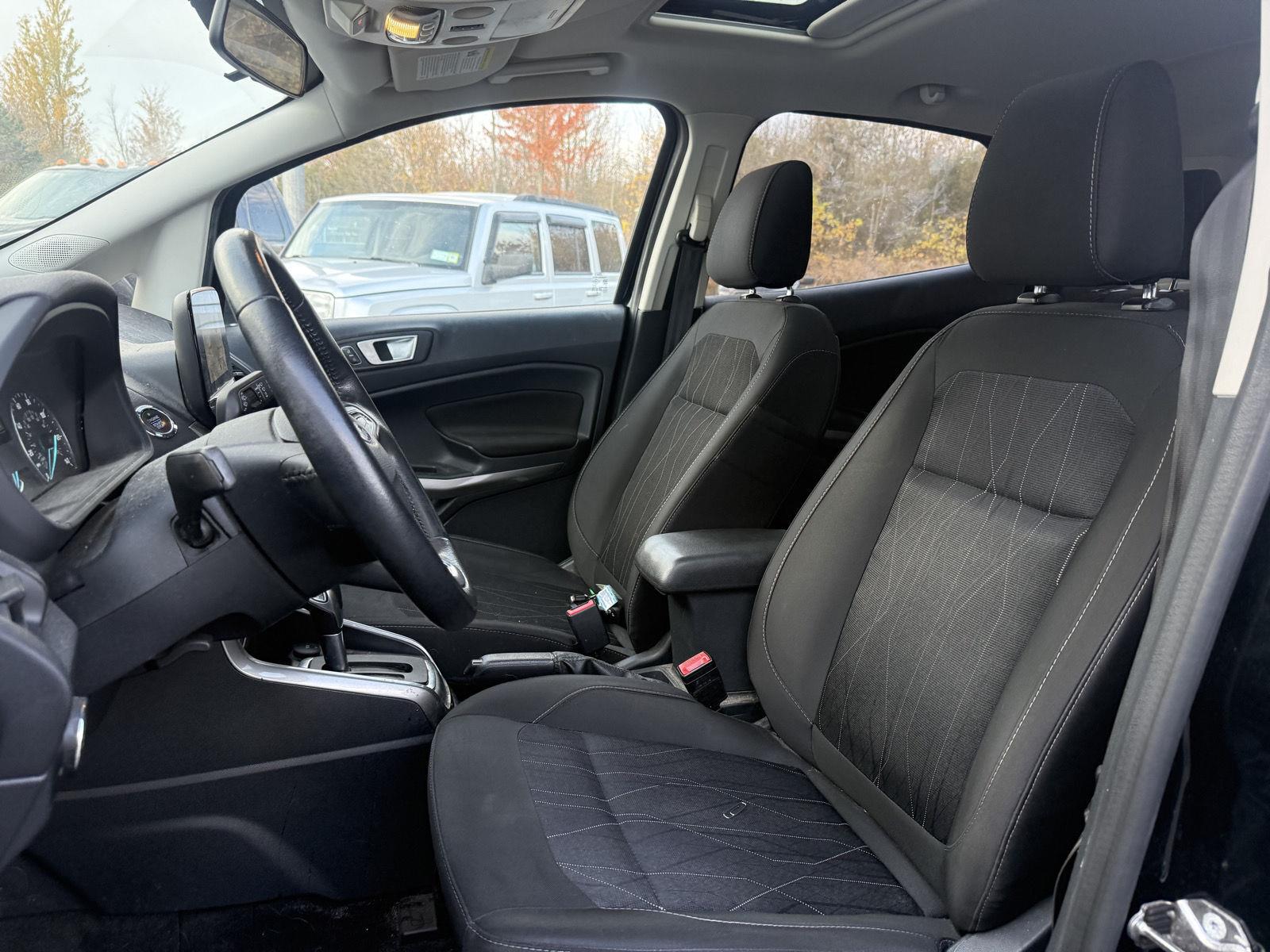 Used 2018 Shadow Black Ford SE image 8