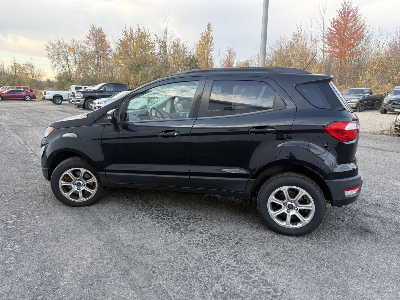 Used 2018 Shadow Black Ford SE image 10