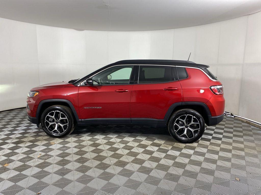 Used 2025 Red Hot Pearlcoat Jeep Limited image 5