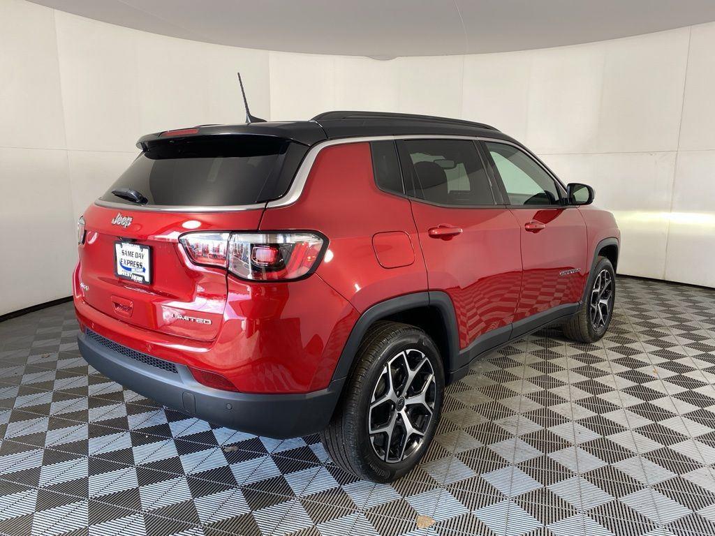 Used 2025 Red Hot Pearlcoat Jeep Limited image 9