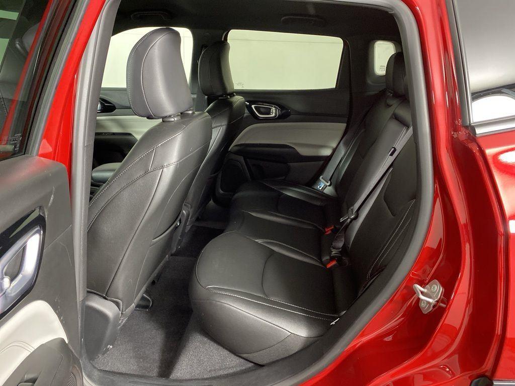 Used 2025 Red Hot Pearlcoat Jeep Limited image 24