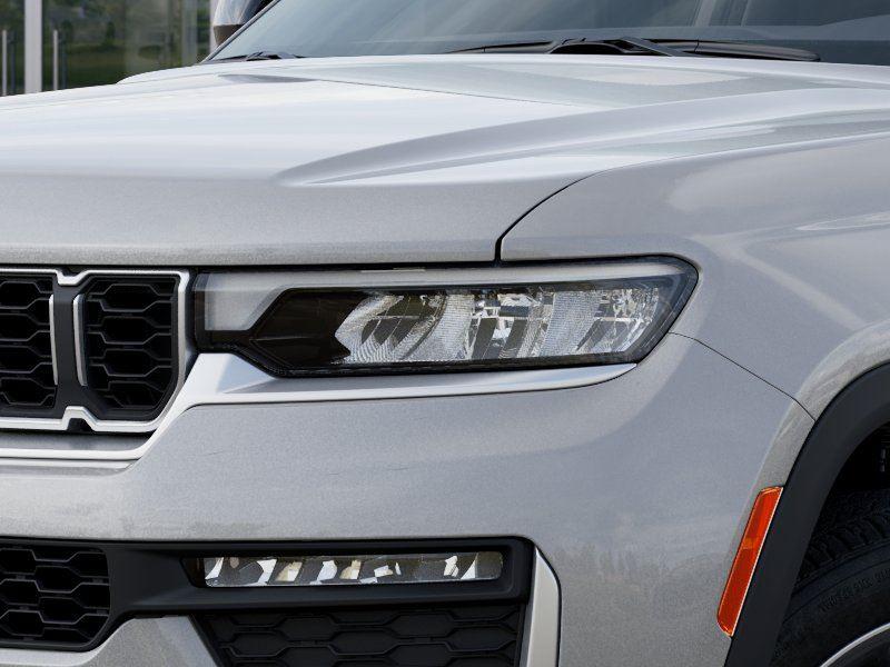 New 2026 Silver Zynith Exterior Paint Jeep Limited image 10